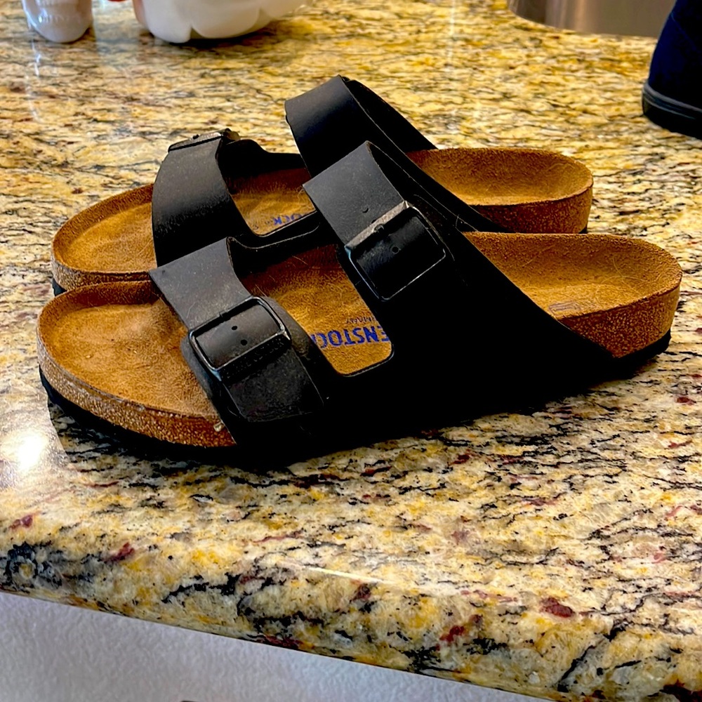 Brand new Arizona soft footbed sandals